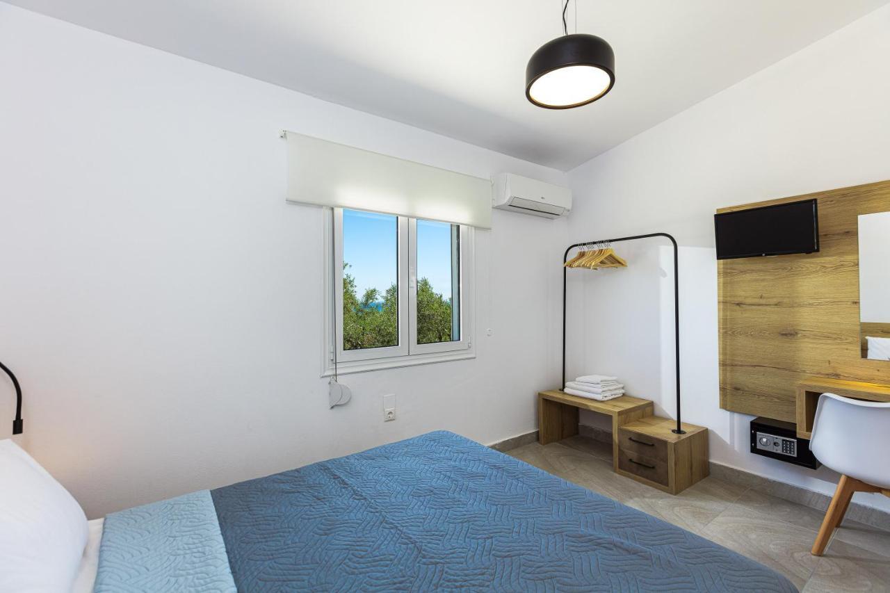 Gramvella Resort アデリアノス・カンポス エクステリア 写真
