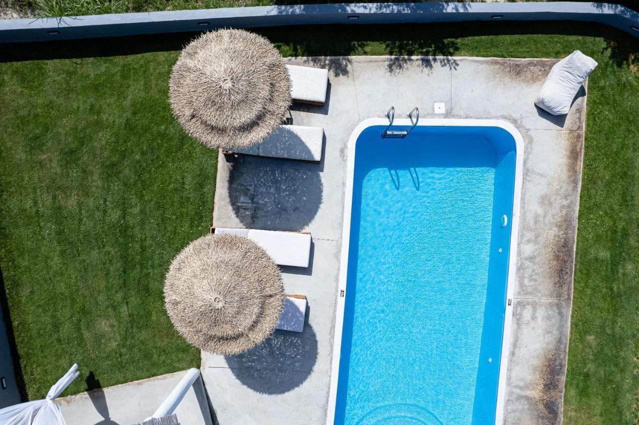 Gramvella Resort アデリアノス・カンポス エクステリア 写真